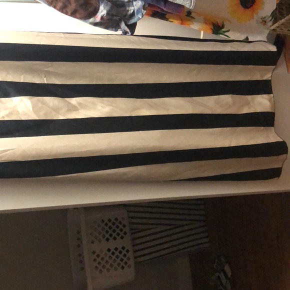 Tan and black stripped dress - Picture 2 of 3